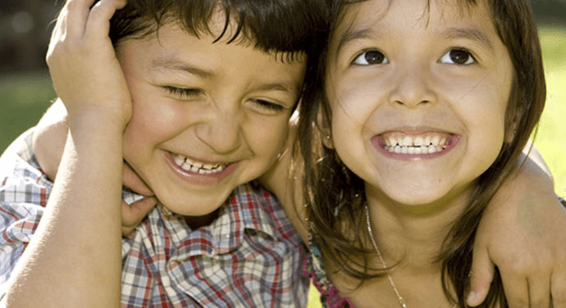 خطوات لتربية طفل متسامح وغير حقود