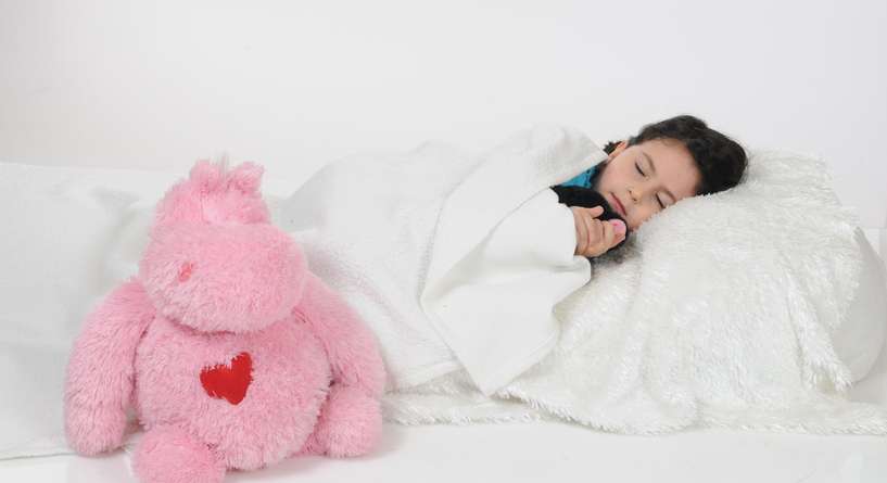 دراسة: النوم الزائد مثل قلته ويتسبب بأمراض مزمنة
