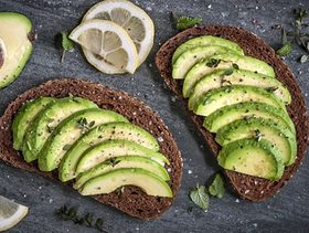 كيف يؤكل الافوكادو