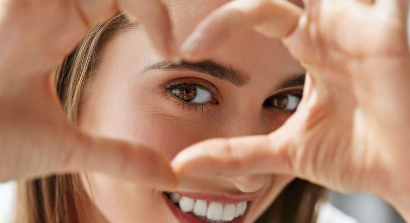 اسباب وعلاج الم العين عند تحريكها