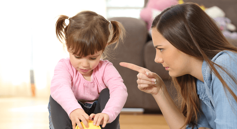 كيفية التعامل مع تصرفات الطفل السيئة الشائعة