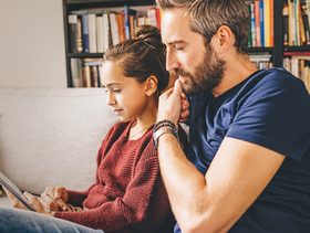 كيف أجعل زوجي يساعدني بتربية الاطفال؟