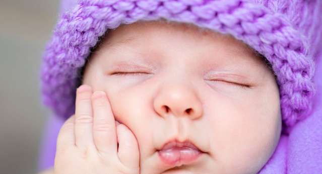 فوائد نوم الطفل الرضيع بمفرده
