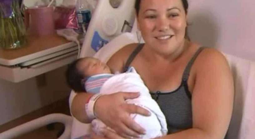 لم تعرف هذه المرأة انها حامل حتى ولدت طفلها