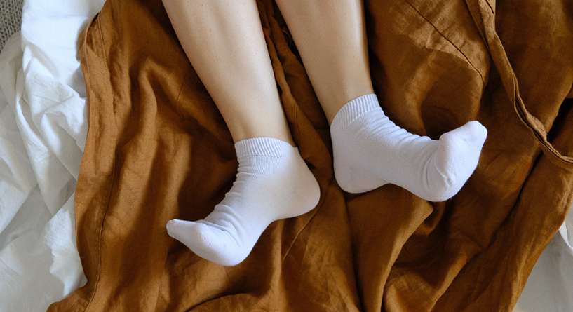 علاج حرارة القدمين عند النوم 