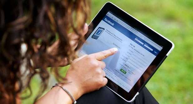 فيس بوك يطور تقنية تتيح للعميان رؤية الصور