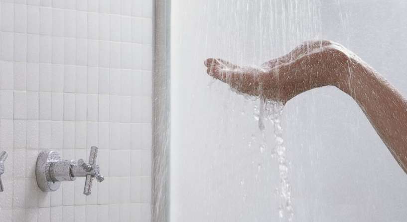 تحليل الشخصية من خلال العنصر الاول الذي يتم تنظيفه عند الإستحمام