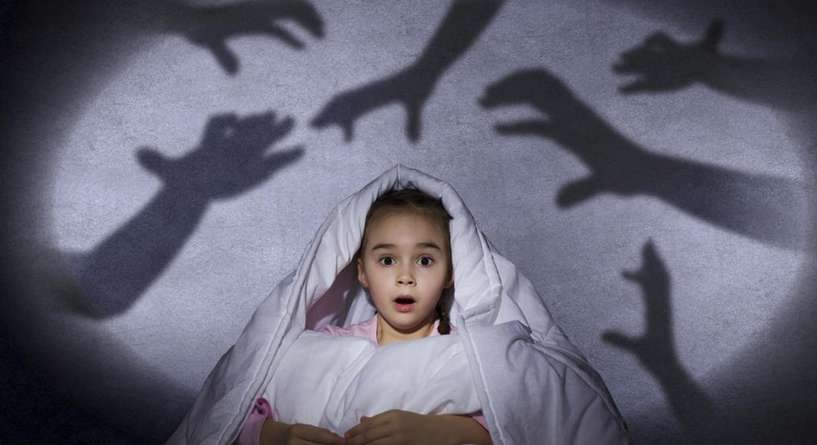 التغلب على الخوف من الظلام عند الاطفال