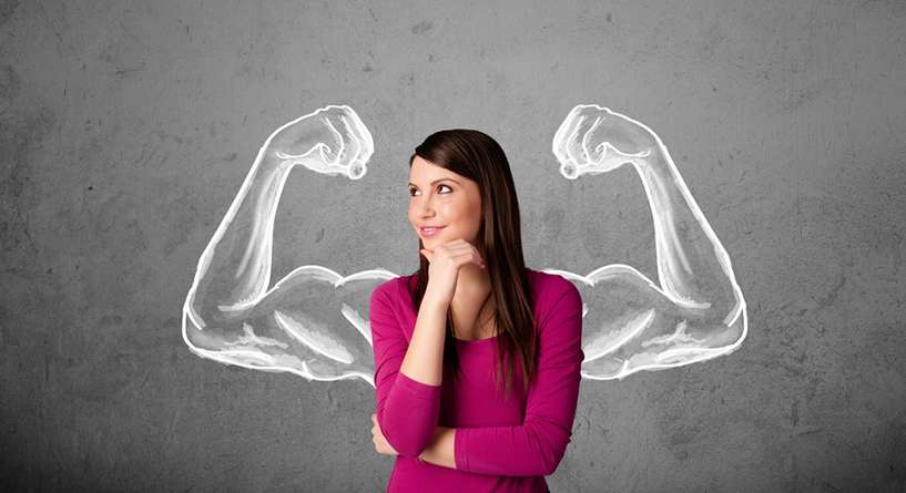 قول مأثور عن قوة المرأة ونهوضها بعد الوقوع