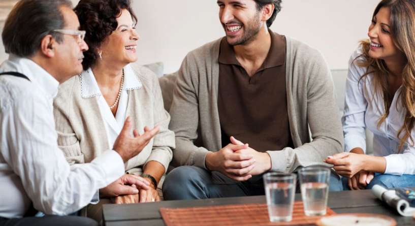 كيفية التعامل مع الزوج الذي يستشر أهله بتفاصيل الحياة الزوجية