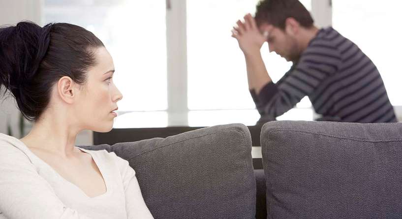 اكتشفي لماذا يتغير الزوج فجأة وكيفية التعامل معه!