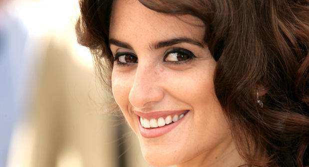 بينلوبي كروز حامل بطفلها الثاني