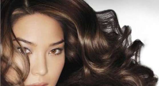 الزيوت الطبيعية لشعر كثيف وجذاب