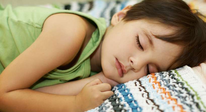 حاسبة ذكية لتنظيم نوم الطفل تدريجياً قبل العودة للمدرسة