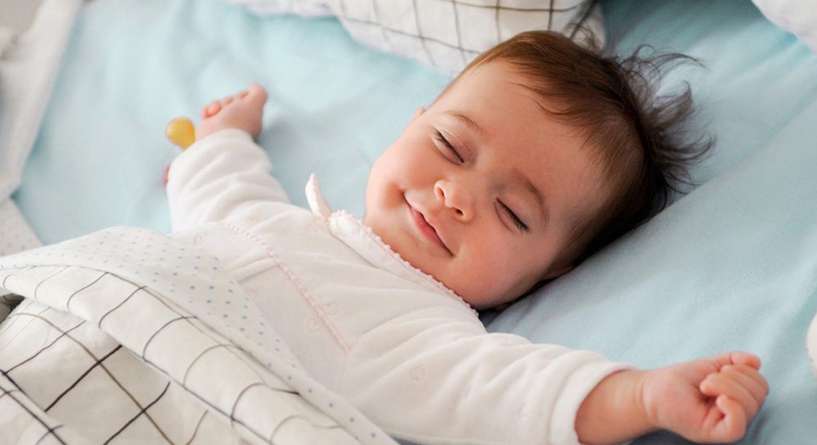 هل ينتظم نوم الطفل بعد الاربعين وكيفية تنظيم نومه!
