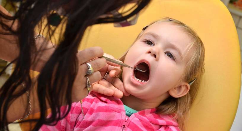 طرق علاج تقرحات الفم عند الاطفال