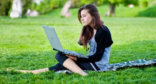 هل انفصلتما؟ الغي حسابه وصداقته عن الفيسبوك!