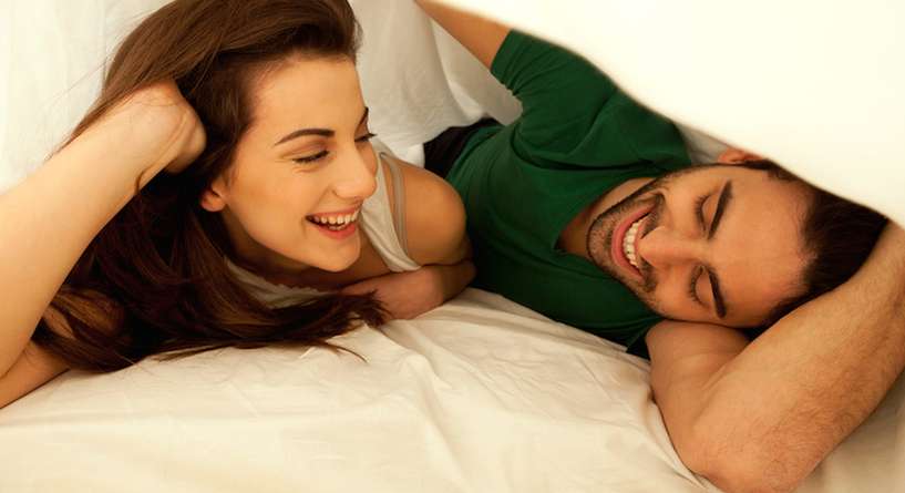 هل فعلاً يحب زوجك حركاتك أثناء الجماع؟