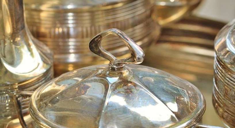 طرق تنظيف وتلميع أواني الفضة الفخمة