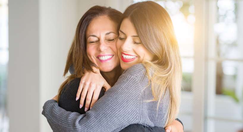 فوائد حضور والدتك بعد انجابك