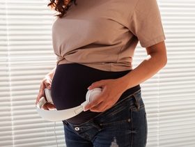 اهمية وضع الموسيقى للجنين