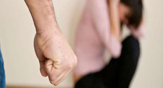 ما هي أسباب العنف الجنسي لدى الرجال؟