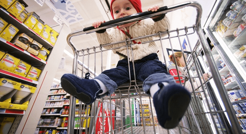 تدابير وقائية لحفظ سلامة الطفل اثناء التسوق