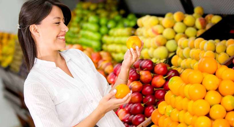 سبب وضع الملصقات على الفواكه والخضار