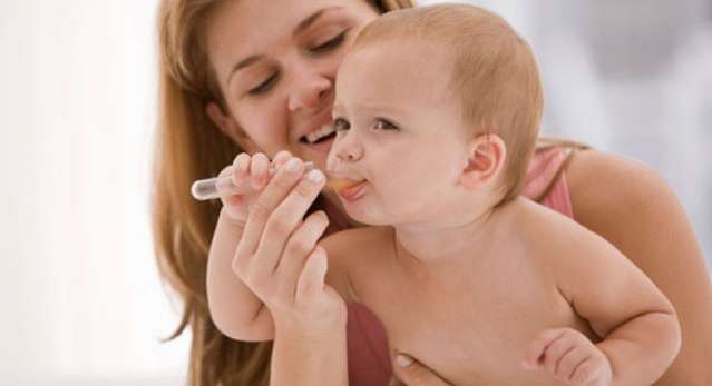 نصائح عند اعطاء ادوية للاطفال