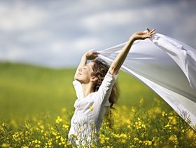 عبرة عن تغيير المرأة لحياتها