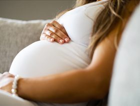 اسباب حركة الجنين اسفل البطن في الشهر الخامس