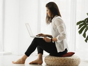 هل الجلوس يكبر المؤخرة وكيف يمكن تفادي ذلك؟