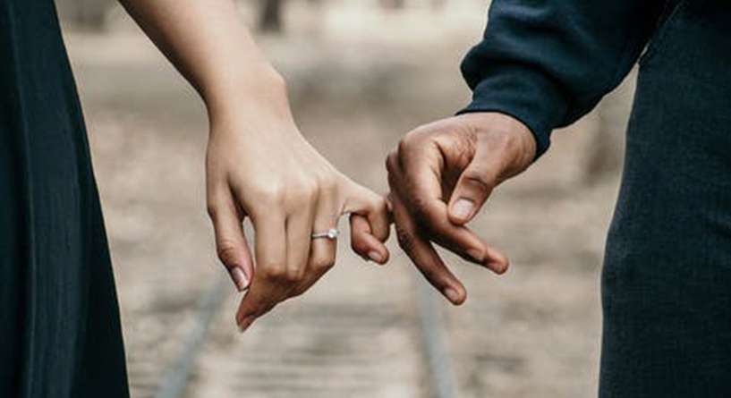 ما مدى توافق الرجل الميزان والمرأة الحوت في الحب؟
