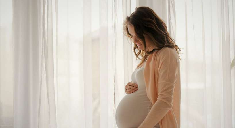 مخاطر تلوث الهواء على الحمل والجنين وطرق الوقاية