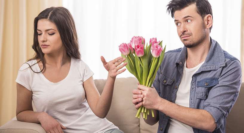 هل يحب الرجل المرأة التي تعذبه