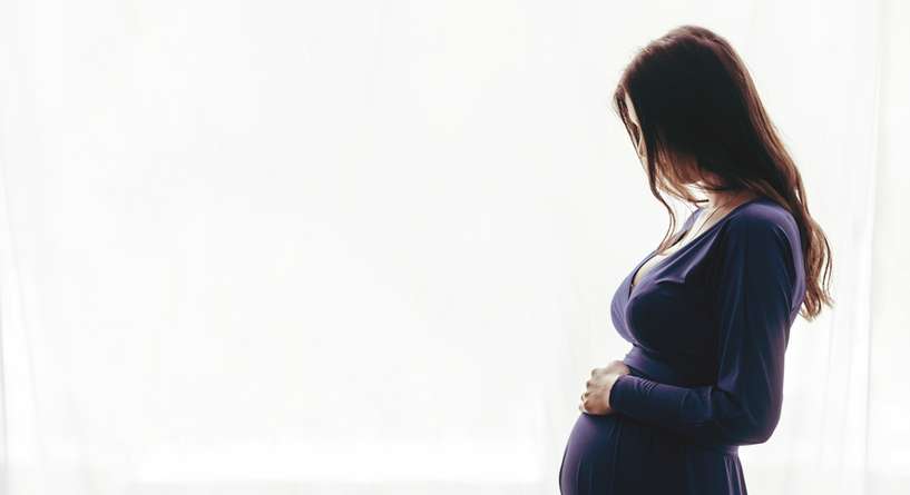 اسباب الافرازات البنية بداية الحمل