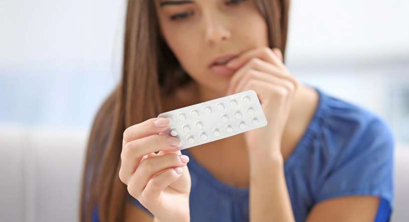هل يمكن ايقاف حبوب منع الحمل قبل انتهاء الشريط؟