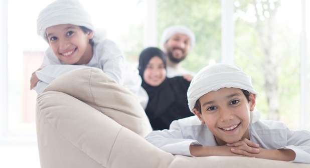 أمور غريبة ومضحكة تقوم بها كل عائلة عربية