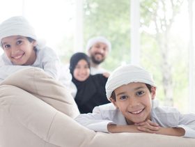 أمور غريبة ومضحكة تقوم بها كل عائلة عربية