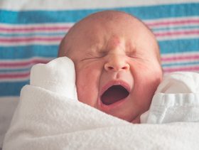 نوم الرضيع في الشهر الثالث
