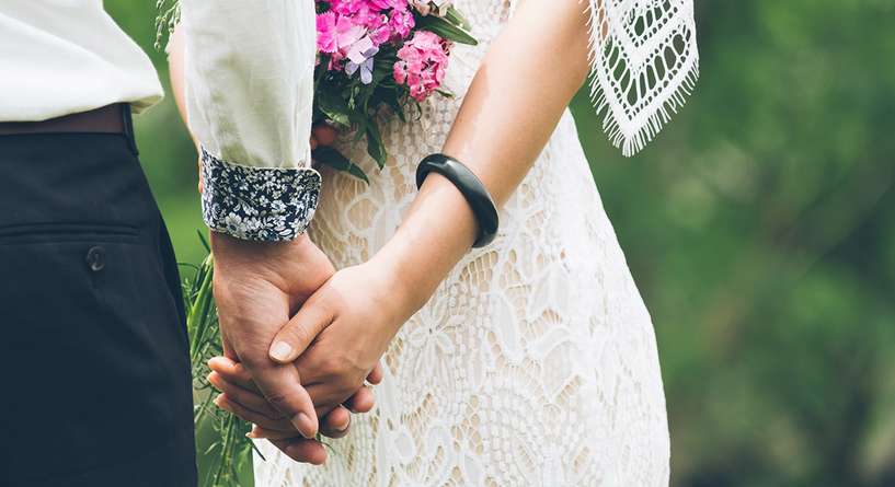 علامه تظهر في جسد الرجل تثبت ارتباطه سرا بالزوجه الثانيه اكتشفيها!