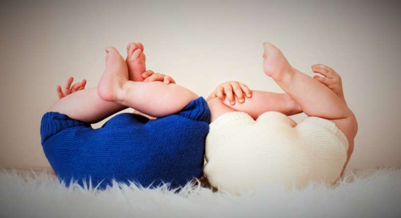 الفرق بين التوأم المتشابه والتوأم المختلف