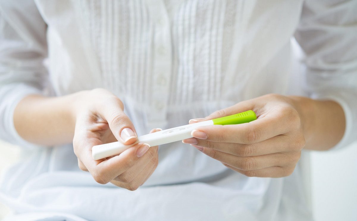 طريقة استخدام اختبار الحمل المنزلي بالصور
