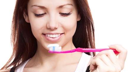 10 أخطاء في تنظيف الأسنان!