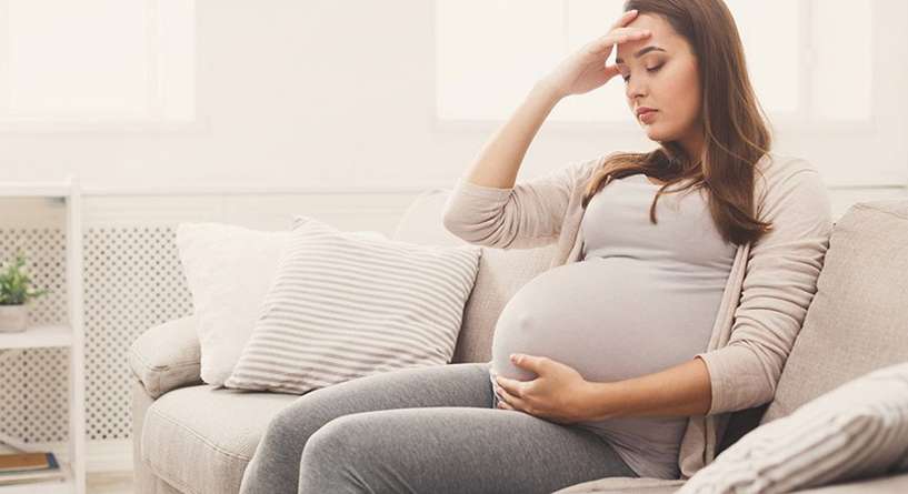 هل نقص ماء الجنين يسبب تشوهات وما هي اسبابه واعراضه؟