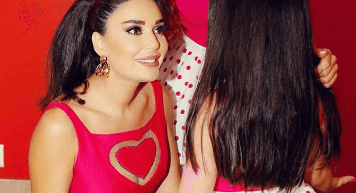 صور نجوم رفضوا إظهار وجوه أطفالهم للعلن