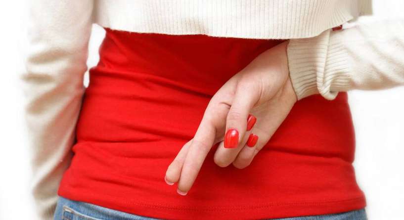 الكذبات البيضاء التي تقولها الأمهات