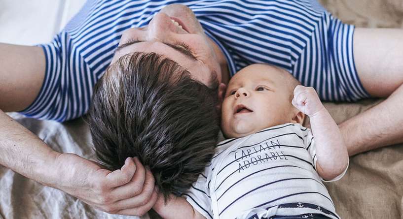 لم تلاحظيها مسبقا... تصرفات يقوم بها الزوج للمرة الاولى عندما يصبح ابا!