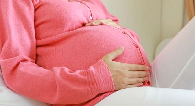 علاج الغازات للحامل | خلطات لعلاج انتفاخ البطن للحامل