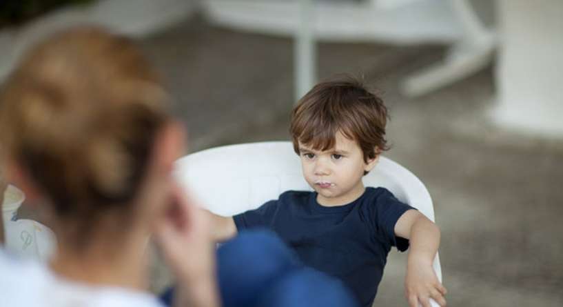 كيفية التعامل مع الطفل الذي يقول كلمات بذيئة